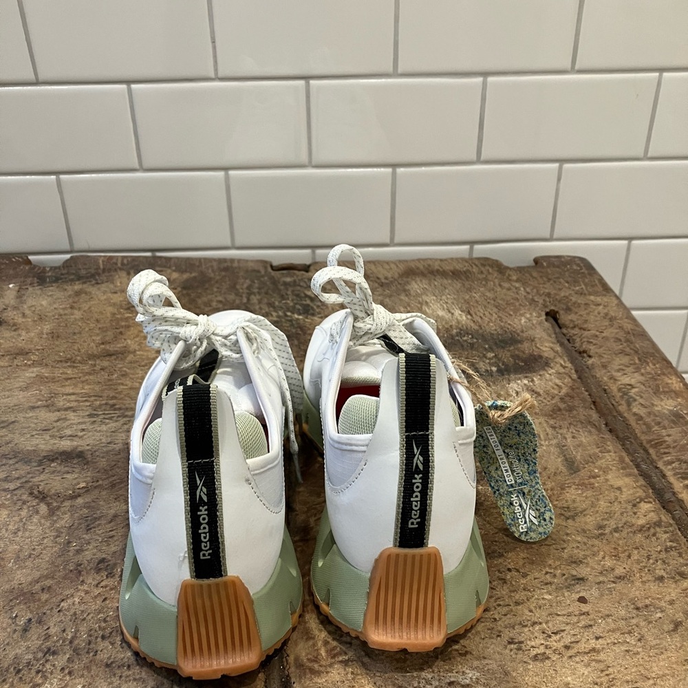 Reebok Zig Dynamica G Women's Sneakers - Picture 9 of 13